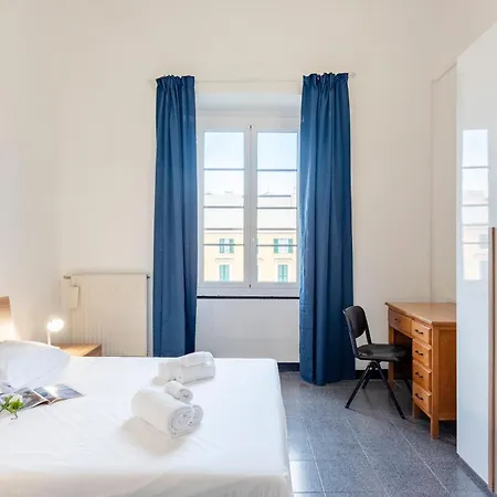 Apartment Piazza Colombo House Historic Center - Happy Genoa