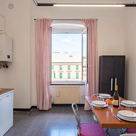 Piazza Colombo House Historic Center - Happy Genua