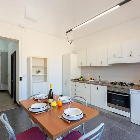 Apartment Piazza Colombo House Historic Center - Happy *